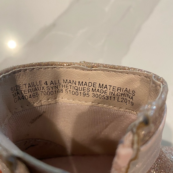 👧🏼Children’s Place Boots Size 4👧🏼 - Picture 3 of 3